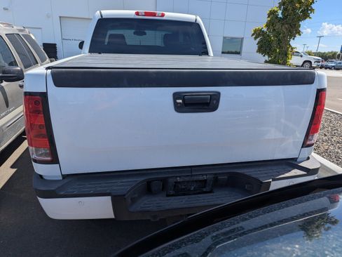 Used 2013 GMC Sierra 2500 Denali w/ Suspension Package, Off-Road AWD/4WD image 8