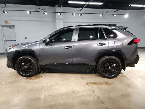 Certified 2025 Toyota RAV4 SE AWD/4WD image 4