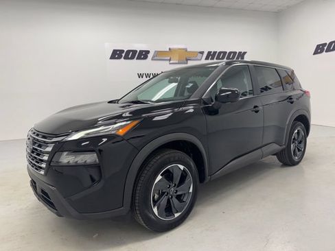 Used 2024 Nissan Rogue SV AWD/4WD image 1