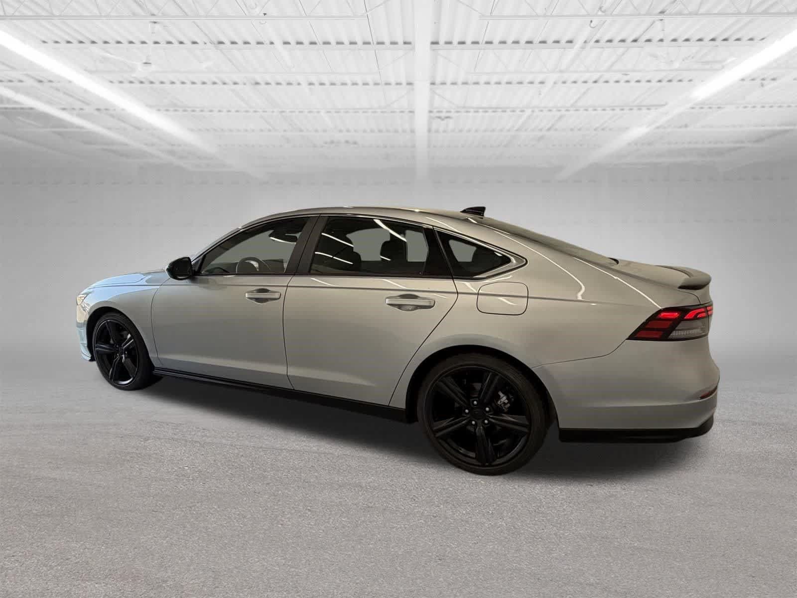 Used 2024 Honda Accord Sport image 3