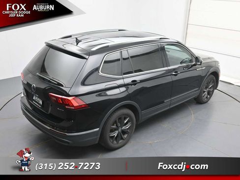 Used 2024 Volkswagen Tiguan SE w/ Panoramic Sunroof Package AWD/4WD image 33