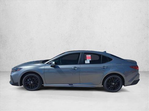 Used 2026 Toyota Camry SE FWD image 8