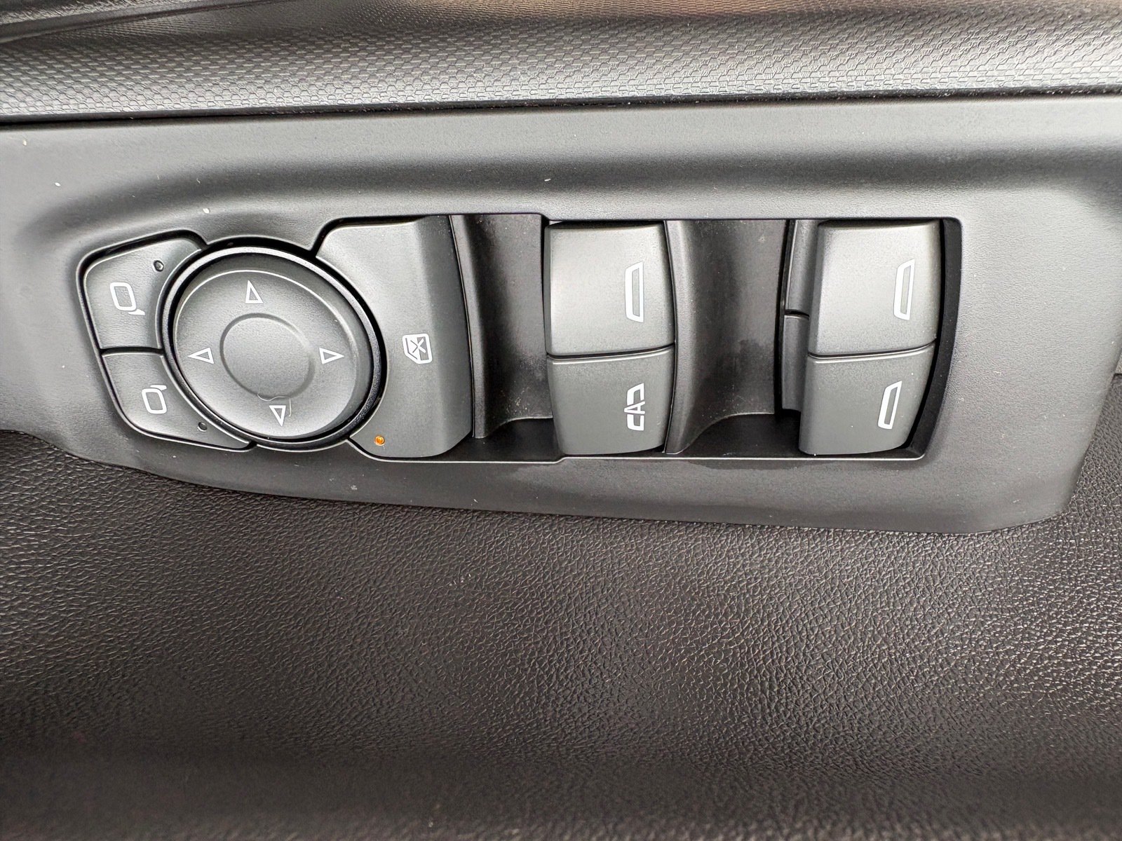 Used 2023 Chevrolet Silverado 1500 Custom RWD image 16