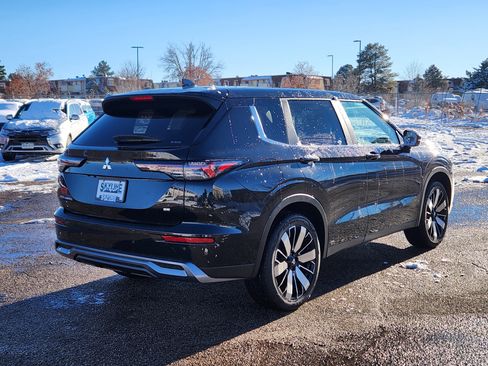 New 2025 Mitsubishi Outlander SE image 3