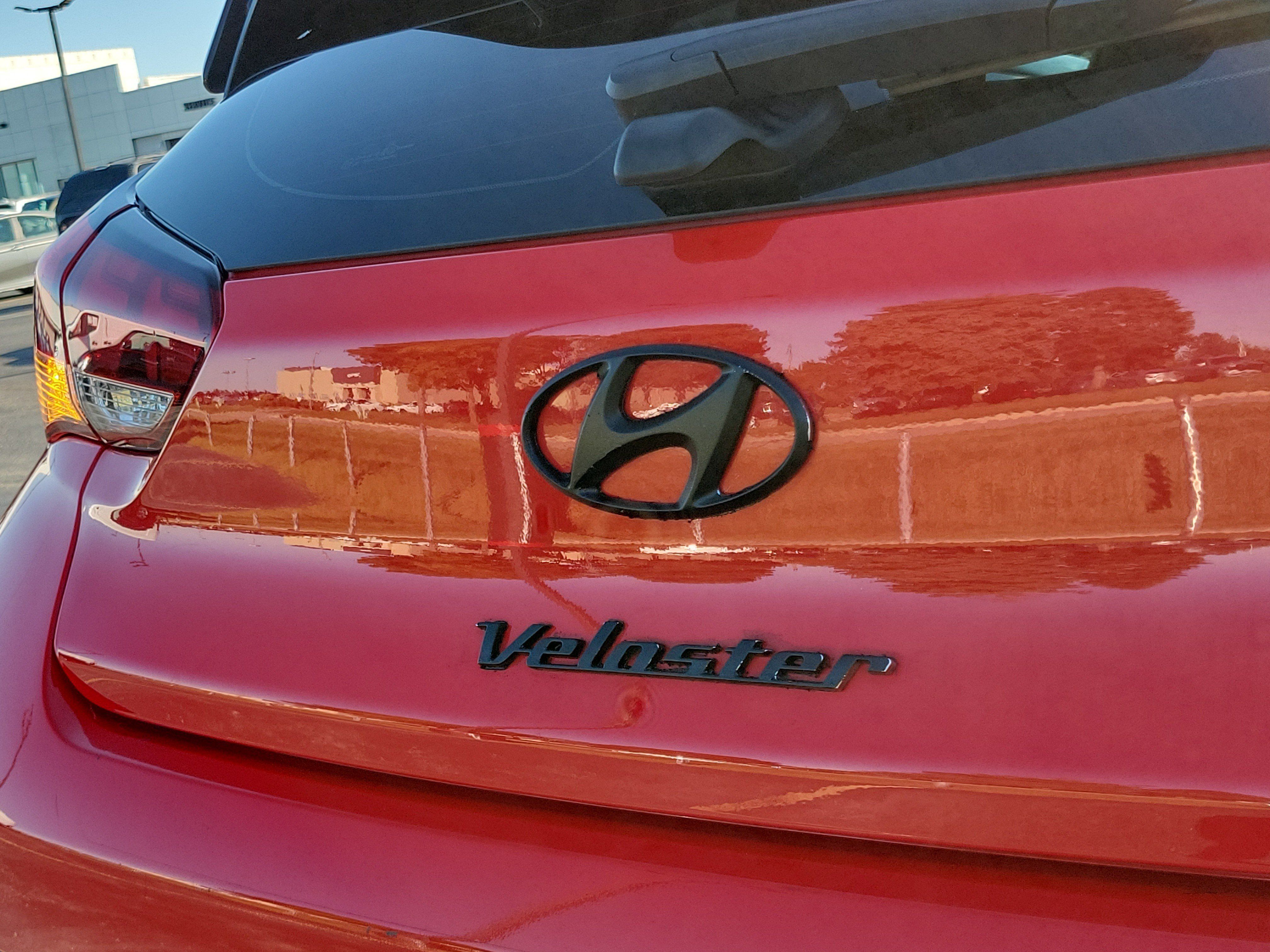 Used 2022 Hyundai Veloster N FWD image 6