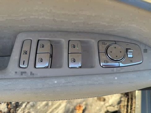 Used 2026 Genesis G70 2.5T image 14