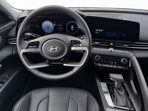 New 2026 Hyundai Elantra Limited FWD image 36
