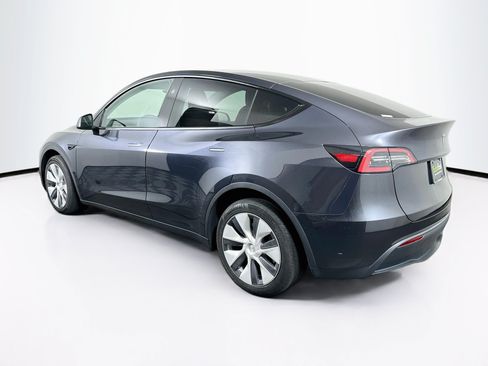 Used 2024 Tesla Model Y Long Range AWD/4WD image 5