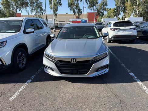 Certified 2018 Honda Accord Touring image 2