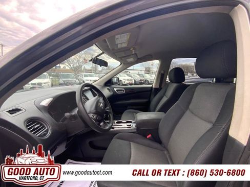 Used 2017 Nissan Pathfinder S image 11