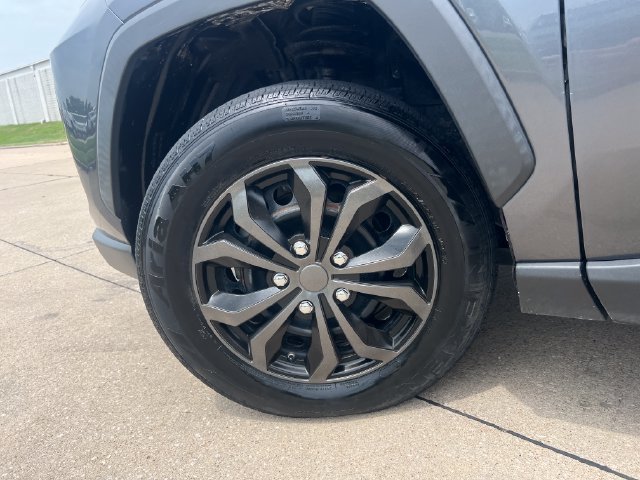 Used 2019 Toyota RAV4 LE w/ All Weather Liner Package AWD/4WD image 15
