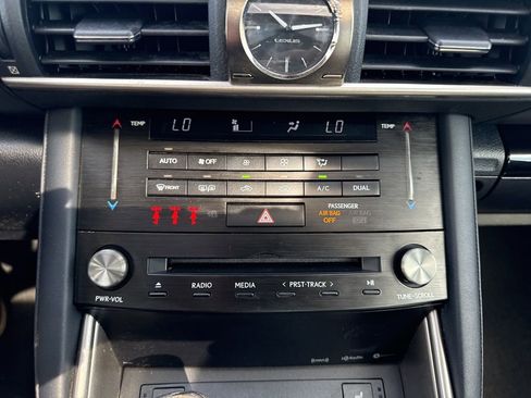 Used 2018 Lexus IS 300 w/ Premium Package RWD image 20