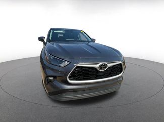 Used 2025 Toyota Highlander LE video 2