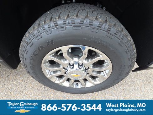 New 2026 Chevrolet Silverado 2500 LTZ w/ LTZ Premium Package AWD/4WD image 11