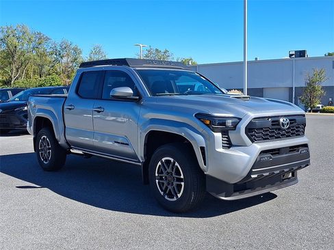 New 2025 Toyota Tacoma TRD Sport image 3