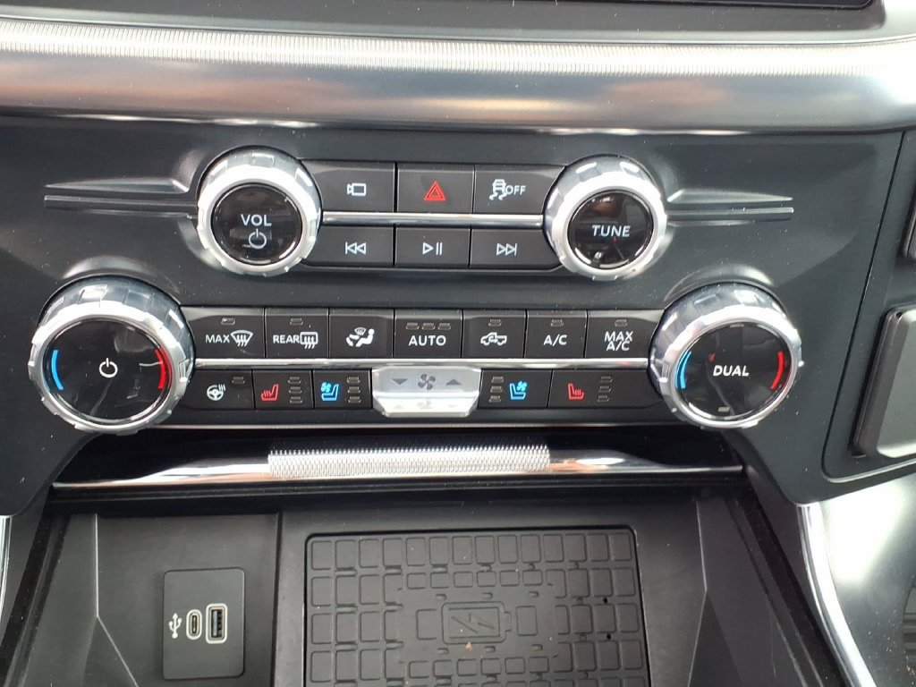 Used 2025 Ford F150 Raptor AWD/4WD image 9