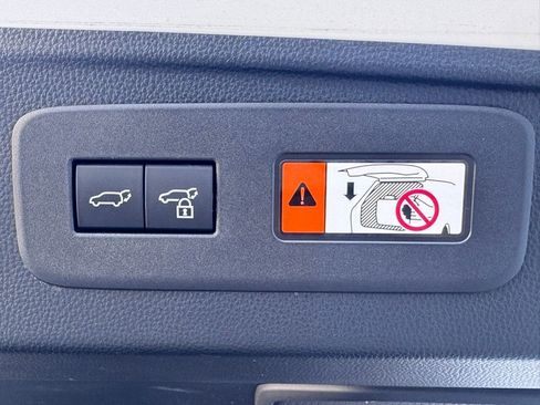 Used 2024 Lexus GX 550 w/ Accessory Package (Z1) image 32