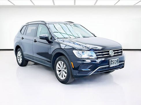 Used 2020 Volkswagen Tiguan S image 3