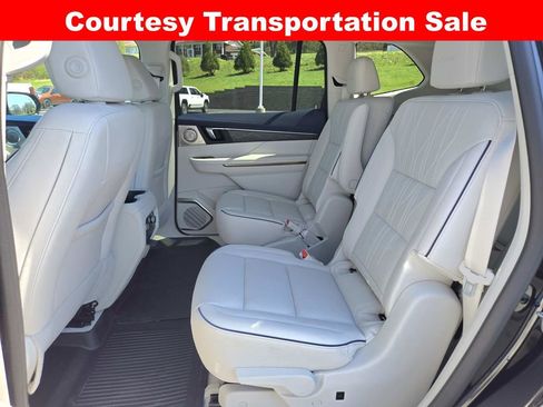 New 2025 Buick Enclave Avenir w/ Super Cruise Package AWD/4WD image 13