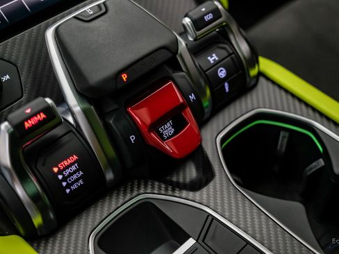 Used 2022 Lamborghini Urus image 87