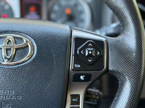 Used 2020 Toyota Tacoma SR5 RWD image 27