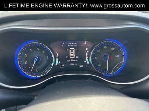 Used 2024 Chrysler Pacifica Touring-L FWD image 23