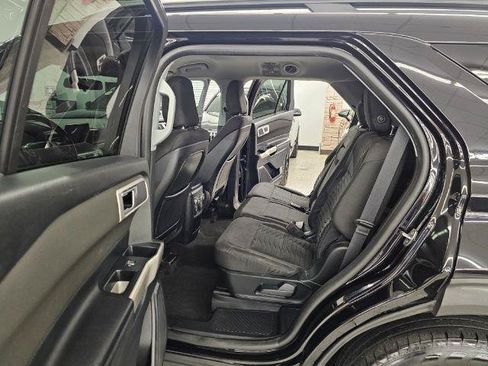 Used 2020 Ford Explorer XLT AWD/4WD image 33