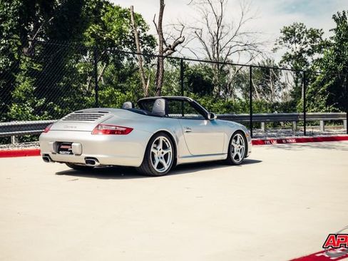 Used 2006 Porsche 911 Carrera RWD image 39