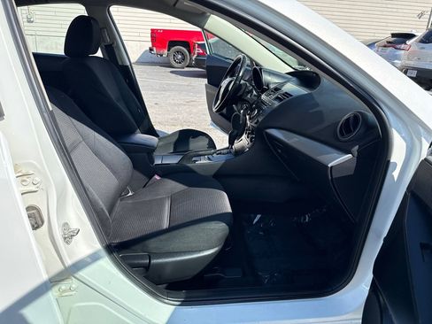 Used 2013 MAZDA MAZDA3 i SV FWD image 12