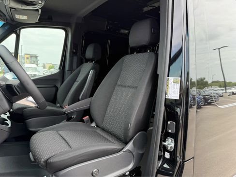 New 2025 Mercedes-Benz Sprinter 2500 image 35