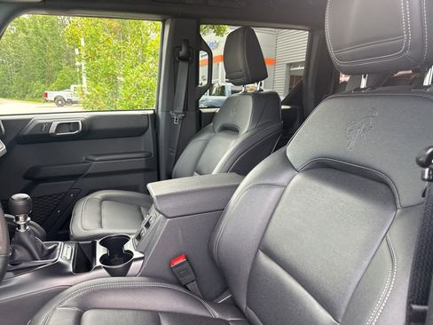 Used 2025 Ford Bronco Badlands w/ Sasquatch Package AWD/4WD image 7