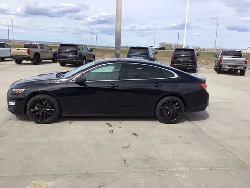 Used 2022 Chevrolet Malibu LT w/ LT Plus Package FWD image 2