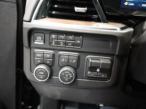New 2026 Chevrolet Suburban High Country AWD/4WD image 29