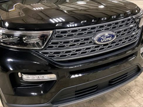 Certified 2023 Ford Explorer XLT w/ Equipment Group 202A AWD/4WD image 29