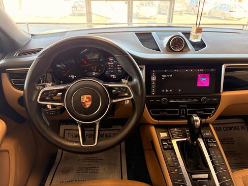 Used 2020 Porsche Macan Sport Edition image 25