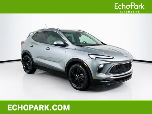 Used 2024 Buick Encore GX Sport Touring FWD image 1