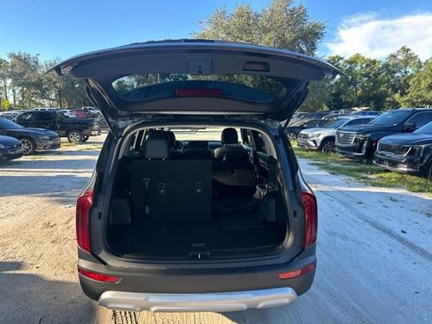Used 2022 Kia Telluride LX FWD image 8