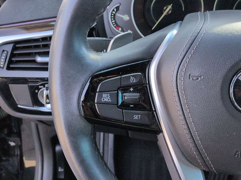 Used 2019 BMW 530e w/ Convenience Package image 19