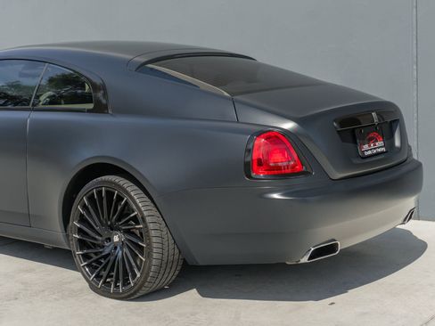 Used 2016 Rolls-Royce Wraith RWD image 22