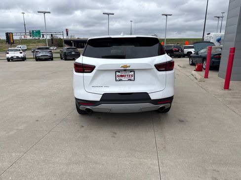 Used 2025 Chevrolet Blazer LT image 3