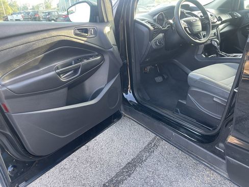 Used 2017 Ford Escape S image 7