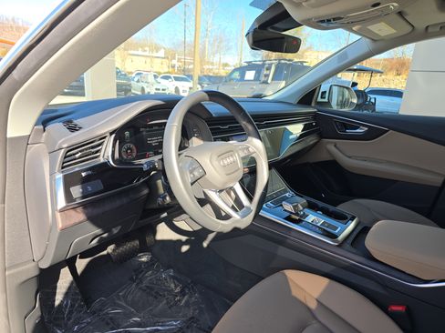 Used 2023 Audi Q8 Premium Plus image 21