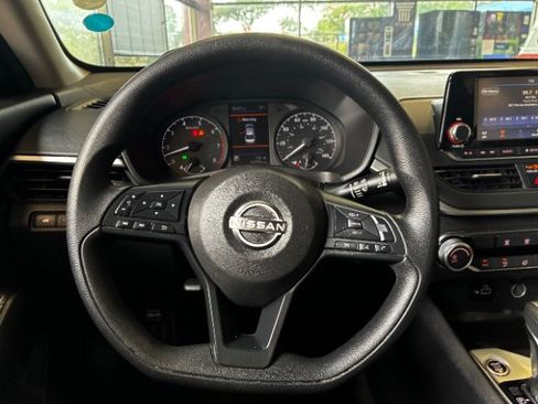 Used 2024 Nissan Altima 2.5 S FWD image 20