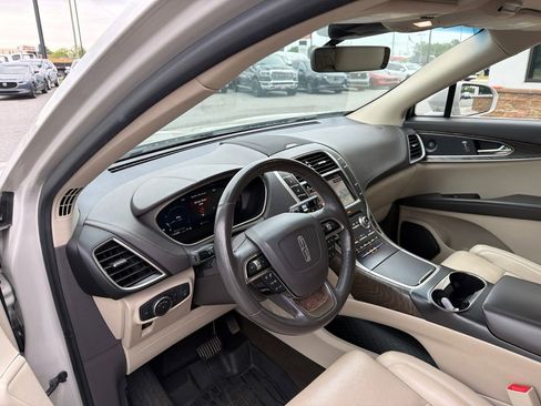 Used 2019 Lincoln Nautilus Reserve FWD image 4