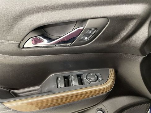 Used 2023 GMC Acadia SLE w/ Driver Convenience Package image 23