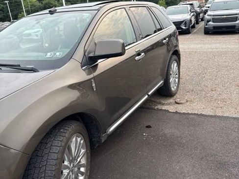 Used 2011 Lincoln MKX AWD w/ 102A Rapid Spec Order Code image 2