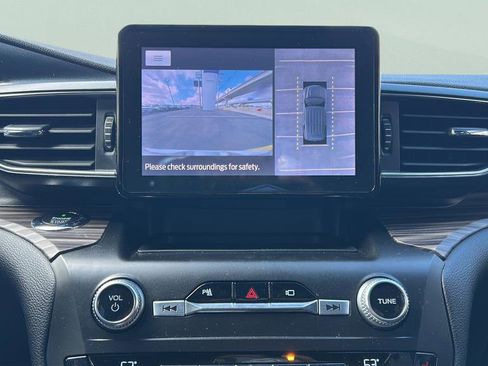 Used 2020 Ford Explorer Limited image 21