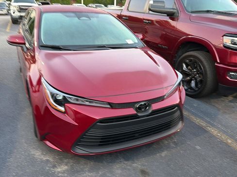 Certified 2025 Toyota Corolla LE w/ Convenience Package FWD image 3