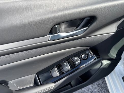 New 2025 Nissan Altima 2.5 SL image 13