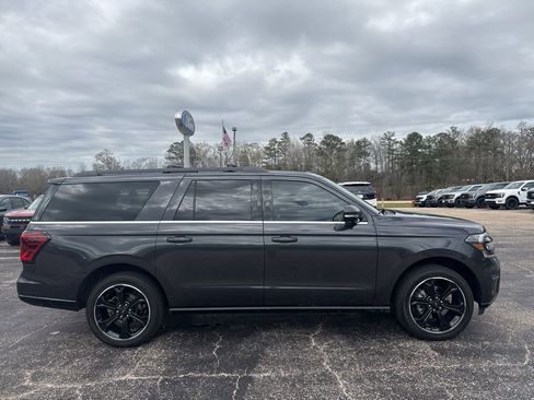 Used 2022 Ford Expedition Max Limited image 26